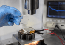 High-Performance Pyroelectric Generators Based on Mn-Doped Ferroelectric Single Crystals for Thermal Energy Harvesting